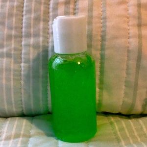 Homemade Alevera non-cut finder hand sanitizer